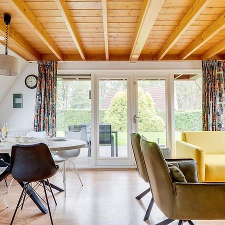 Kleine Zanglijster I Prachtig Huisje Nabij Bosrand Zwiggelte Bagian luar foto
