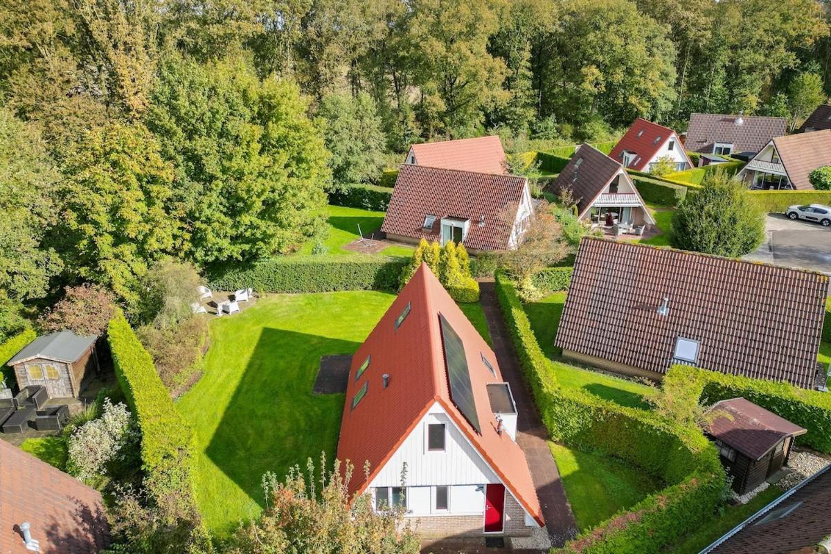 Kleine Zanglijster I Prachtig Huisje Nabij Bosrand Zwiggelte Bagian luar foto