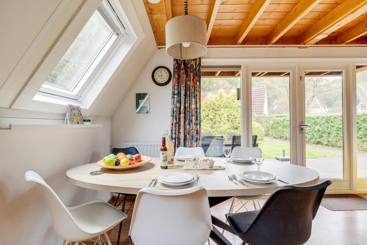 Kleine Zanglijster I Prachtig Huisje Nabij Bosrand Zwiggelte Bagian luar foto