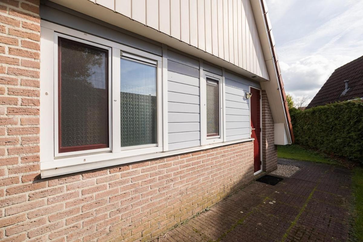 Kleine Zanglijster I Prachtig Huisje Nabij Bosrand Zwiggelte Bagian luar foto